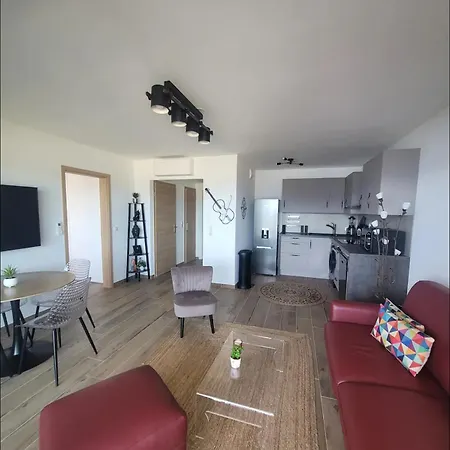 Dominant La Baie D'ajaccio *